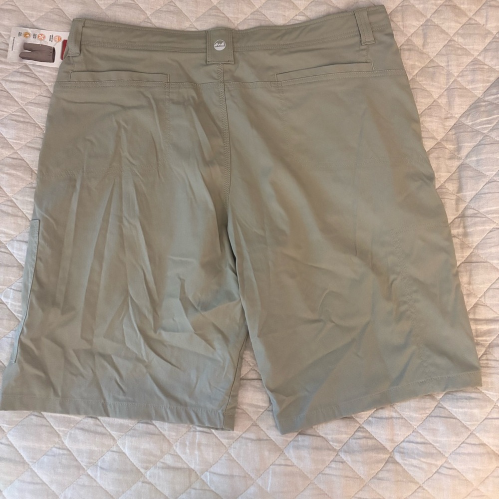 Wrangler Men's Khaki Utility Shorts - Picture 4 of 4